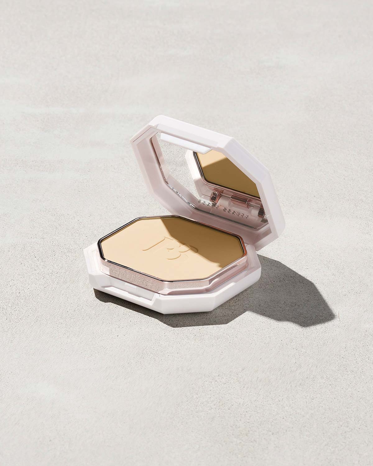 Pro Filt'r Soft Matte Powder Foundation — #105