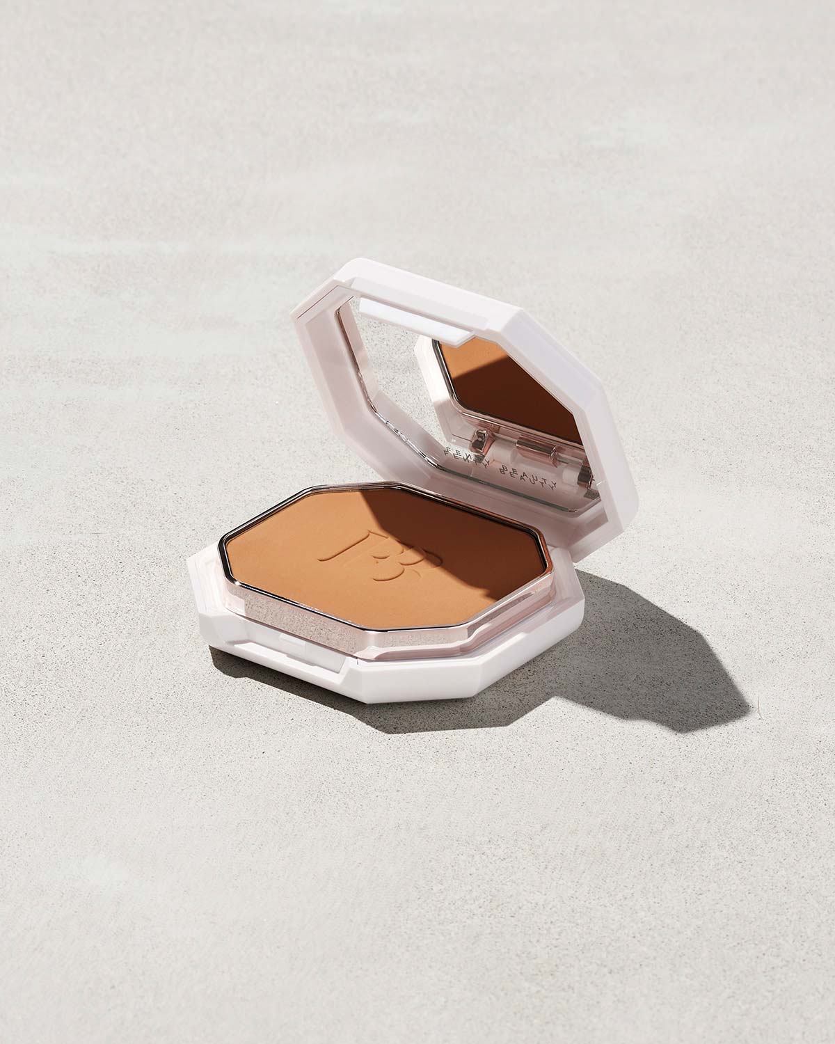 Pro Filt'r Soft Matte Powder Foundation — #330